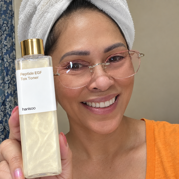Customer with Smooth Peptide EGF Tox Toner